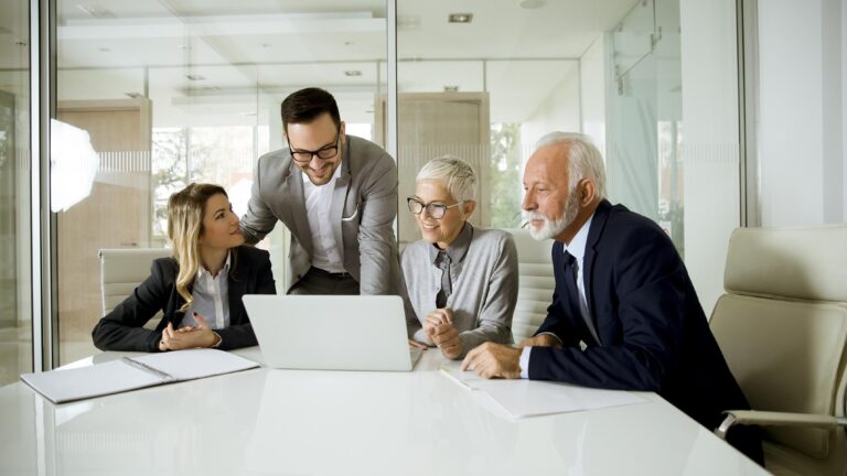 Meaningful Work: Silver Workforce für erfolgreiche Longevity im Business - Stresscoach Brigitte Zadrobilek informiert